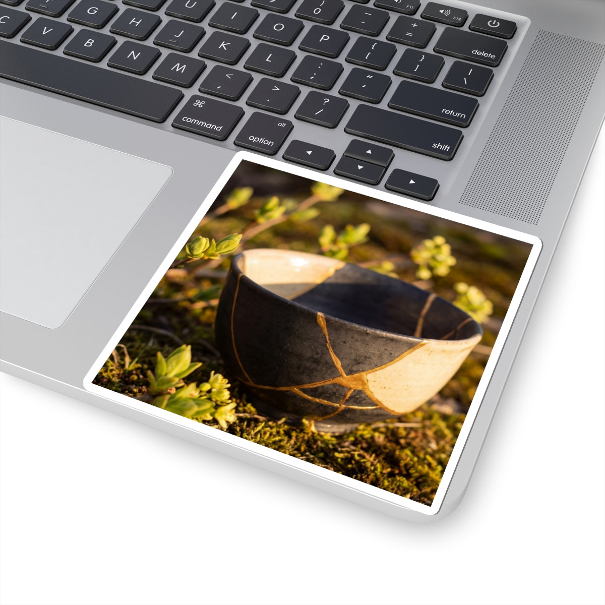 Seijaku Broken Pottery Sticker - Kintsugi Gold Repair Art Print